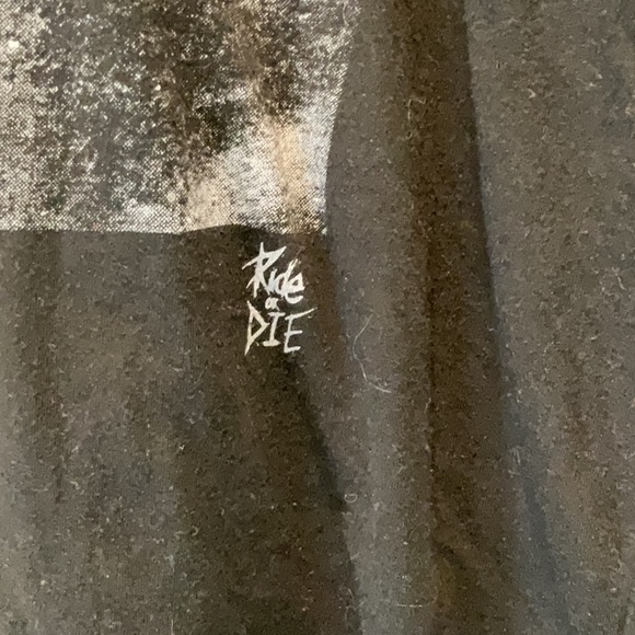 PTP 22 inches length 29 inches. Ride or die T-shirt black - Picture 5 of 6